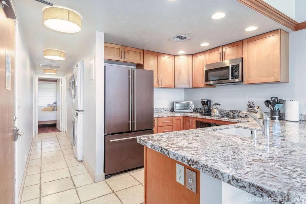 Spacious Beachfront — Sleeps 6 — Ocean Views Kihei Exterior photo