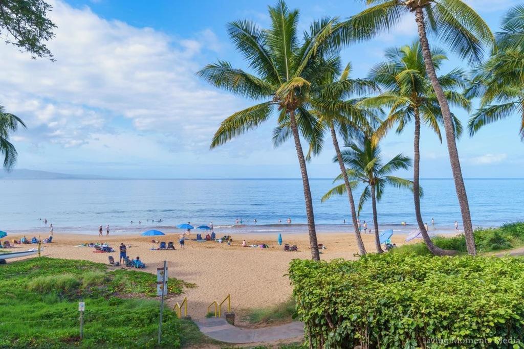 Spacious Beachfront — Sleeps 6 — Ocean Views Kihei Exterior photo
